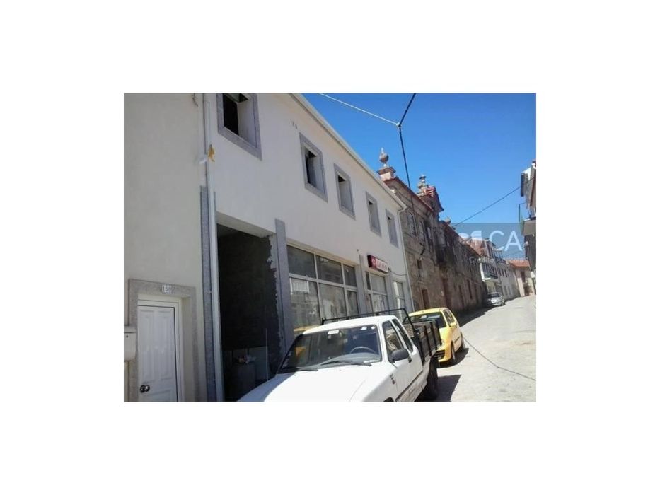 Rua Direita - Britiande - Comércio R/C