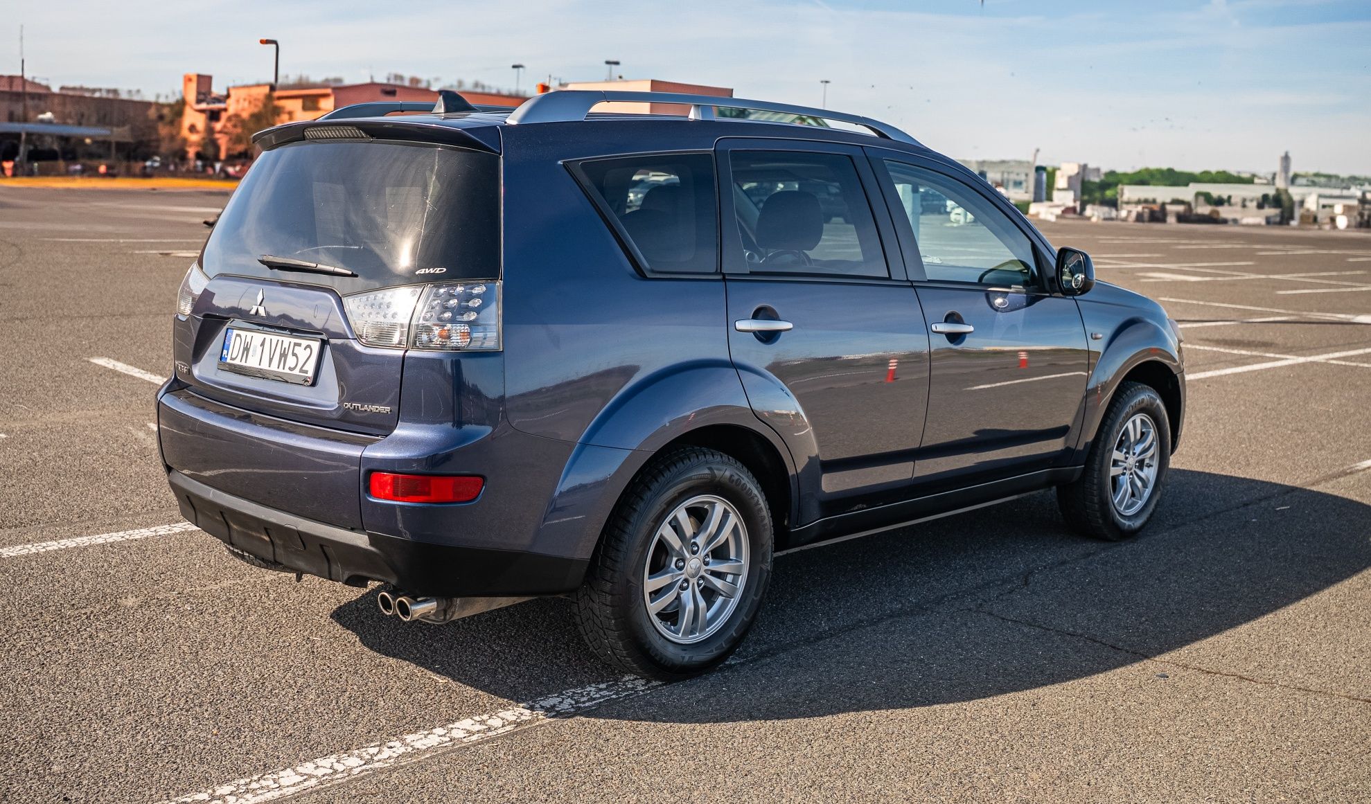 Mitsubishi Outlander 3.0 V6 Benzyna 4x4 | 2008 | Automat | 7 miejsc |