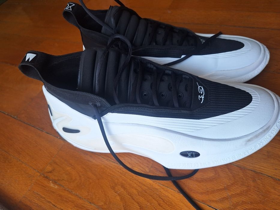 Vendo sapatilhas de basquetebol Way of wade 11 como novas tamanho 45!