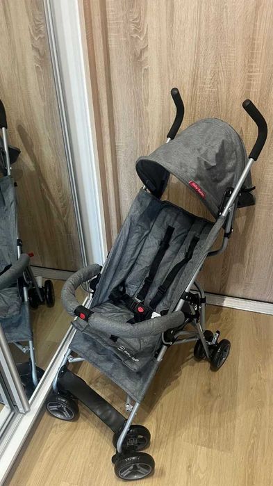 Lekka Spacerówka Parasol Dla Malucha Z Pasmami Składana