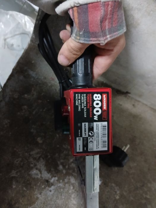 máquina de soldadura vermelha