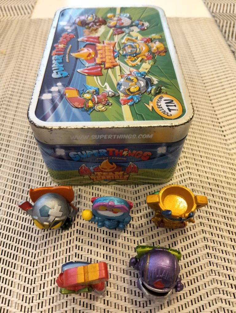 Super zings box. Super Things magic box. Puszka super zings +5 figurek