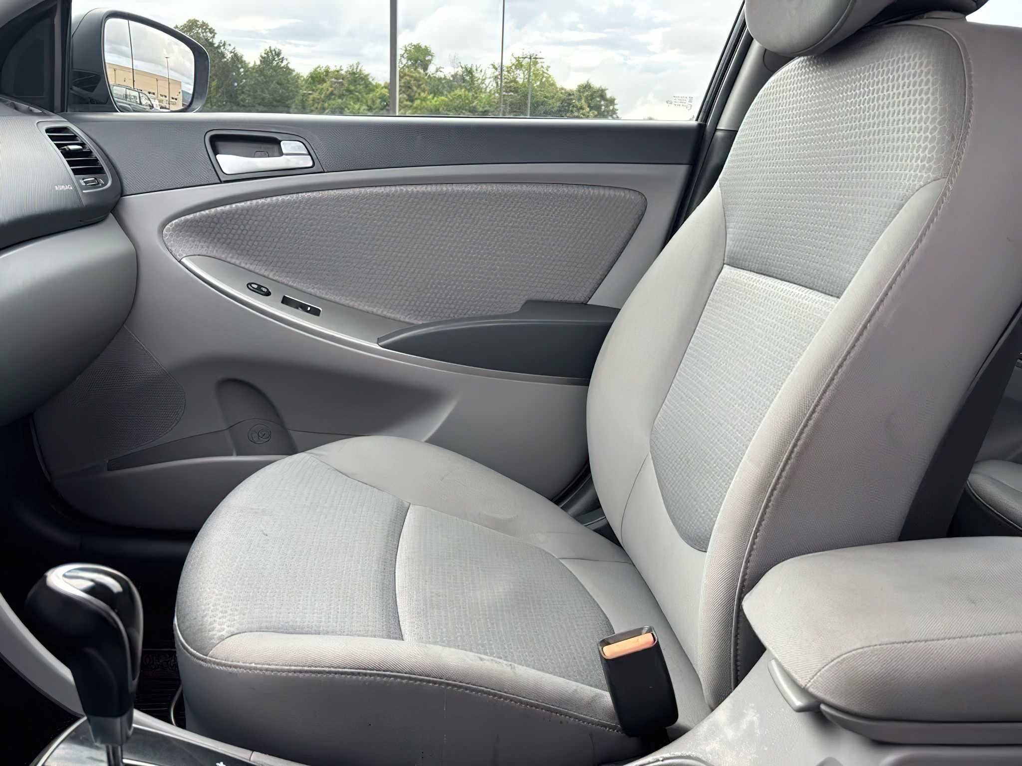 Hyundai Accent 2015