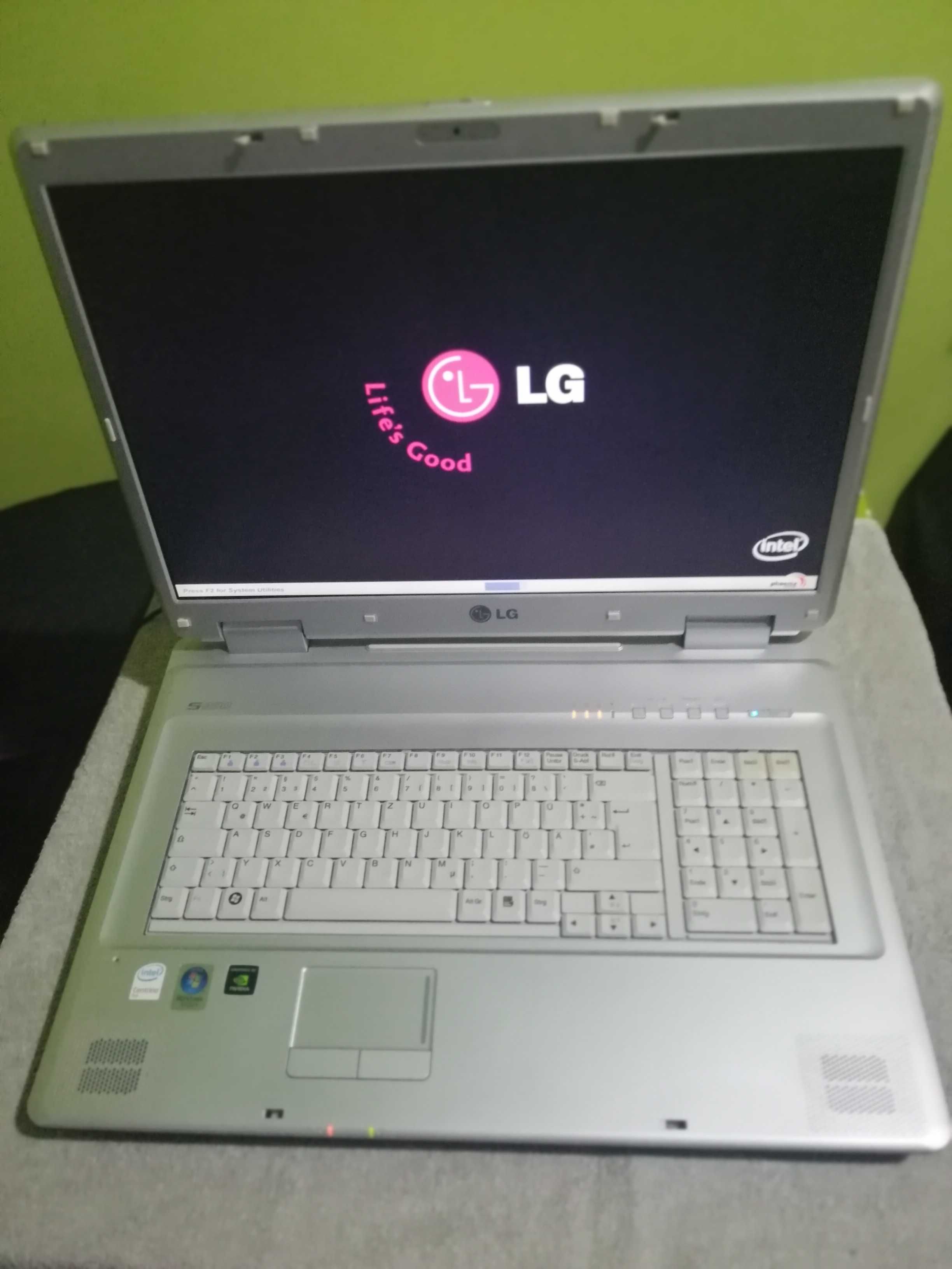 Laptop lg s900(Geforce, Intel 19,1 cala)- win 10