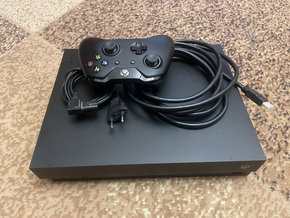 Приставка Xbox one x 1tb