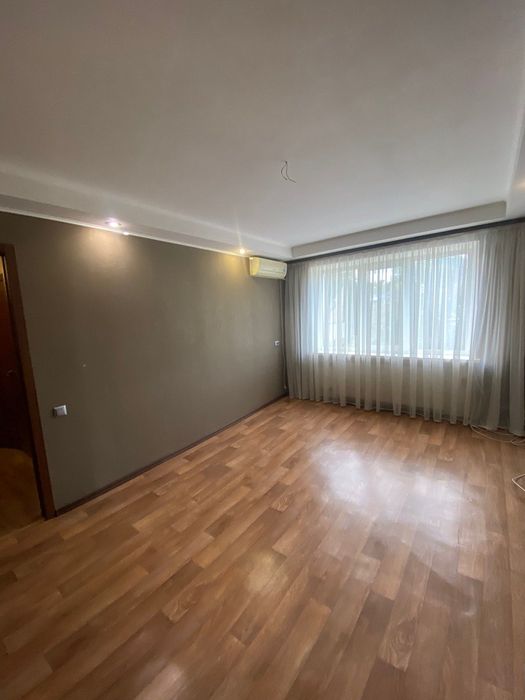 Продам простору 2-кімнатну квартиру для сім’ї у місті Кам’янське