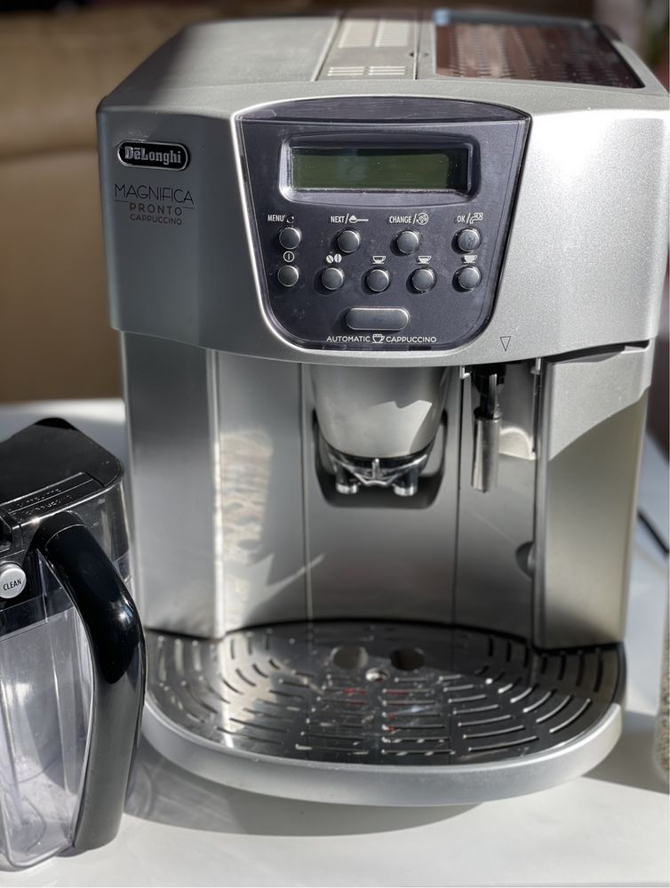 Кофемашина DeLonghi Magnifica Pronto Cappuccino