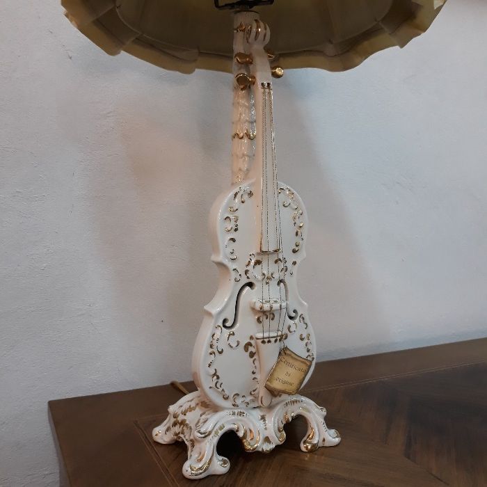 Włoska lampa stołowa ceramiczna skrzypce Capodimonte Neapol