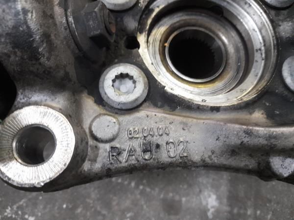 Manga de eixo frente esquerda VOLKSWAGEN Passat (3C2)