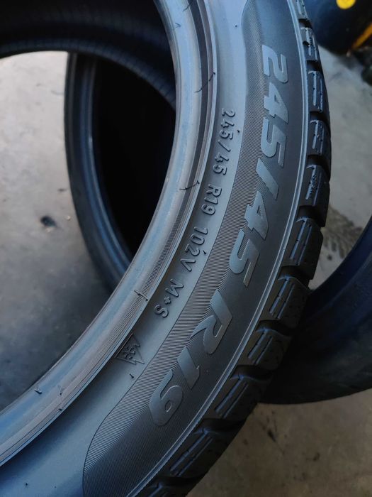 R19 245 45 Pirelli Sottozero3 2шт передні зимові шини з Mersedes