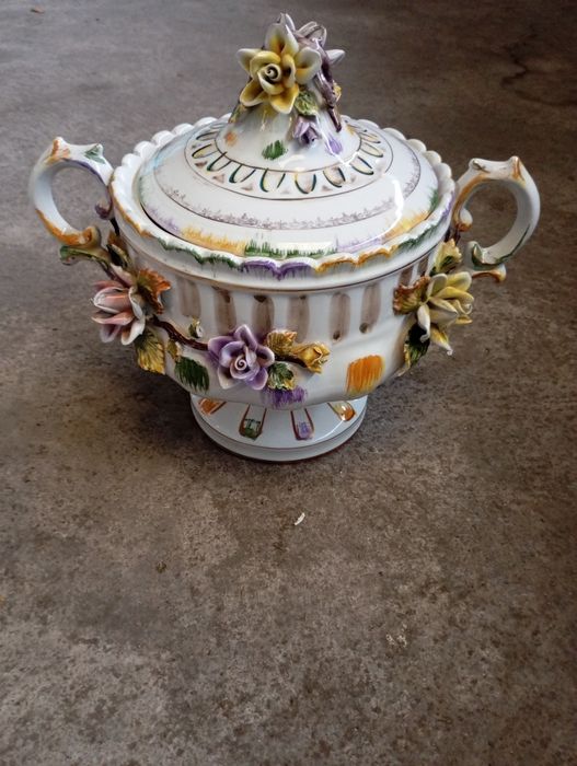 Vendo esta peça muita bonita bom estado