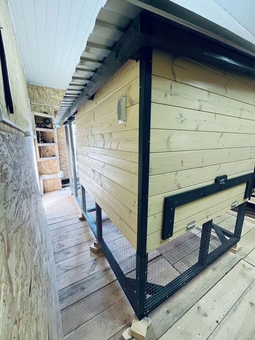 Курятник на 10-15 курочек,зимний освещение,обогрев.