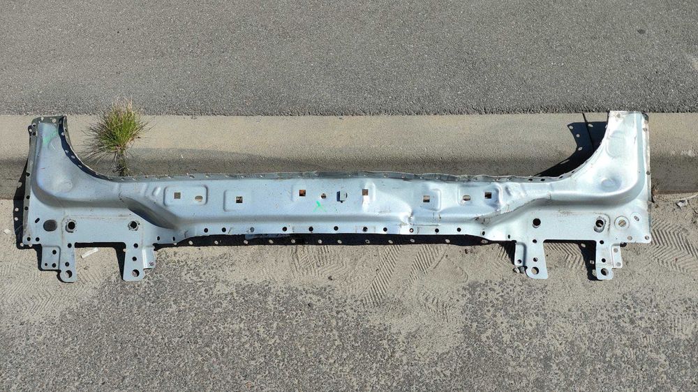 Задня панель на Форд Ескейп ( Ford Escape)  МК4 ( передня частина)