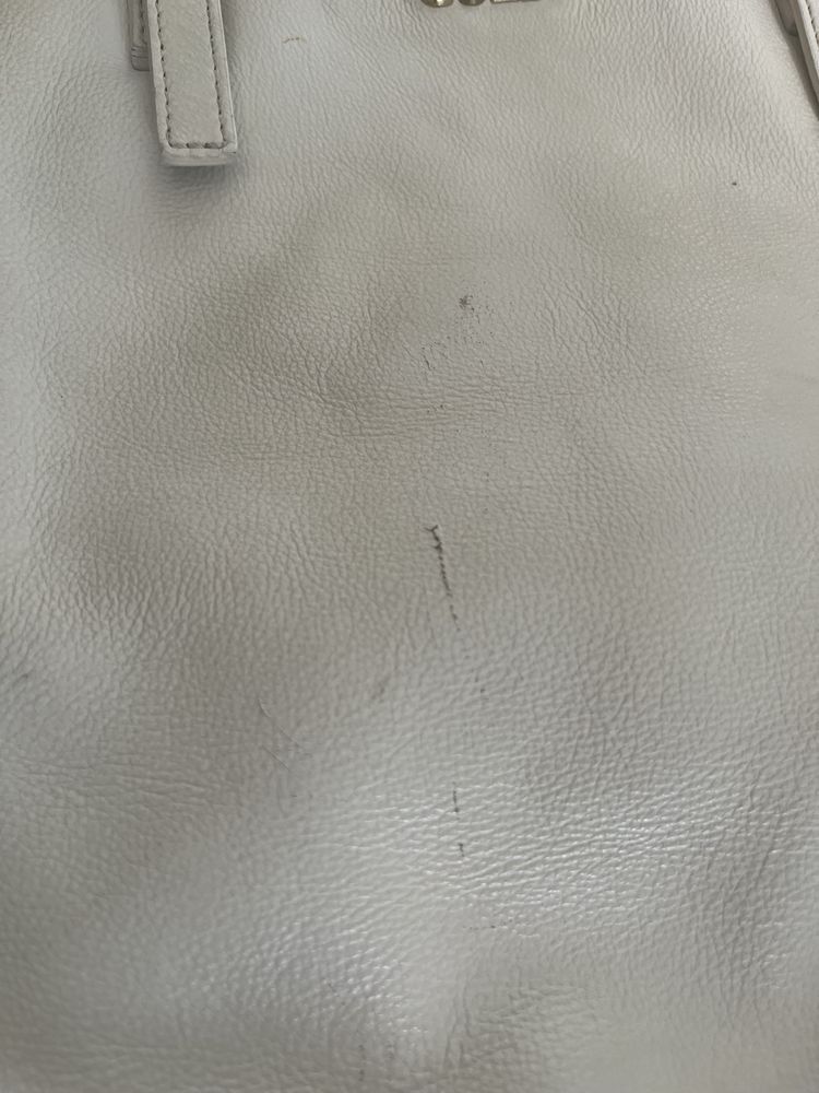Biała skórzana torebka A4 Guess pojemna shopperbag