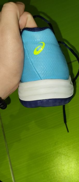 Asics gel tactic