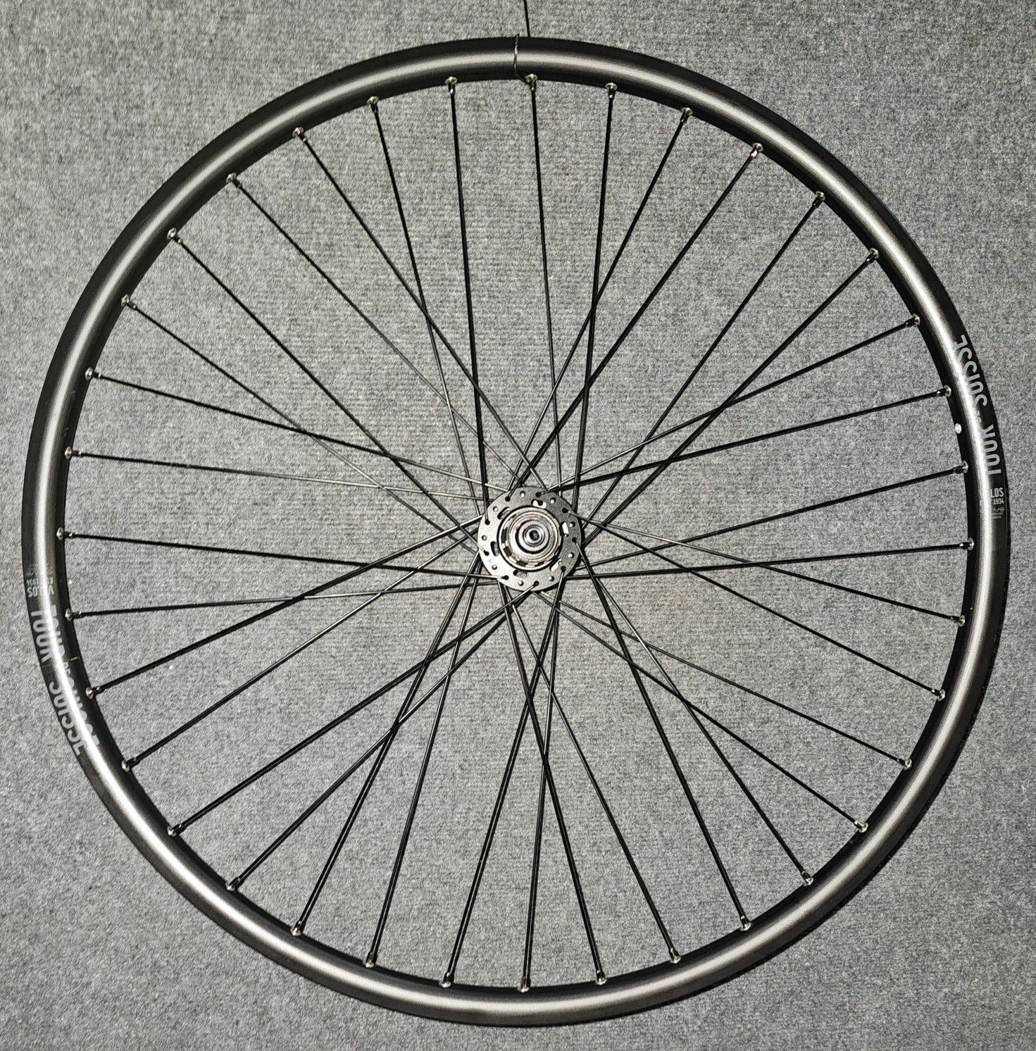 Koło tył 622x19 Gravel Trekking Cross disc 6śrub Łożyska maszynowe