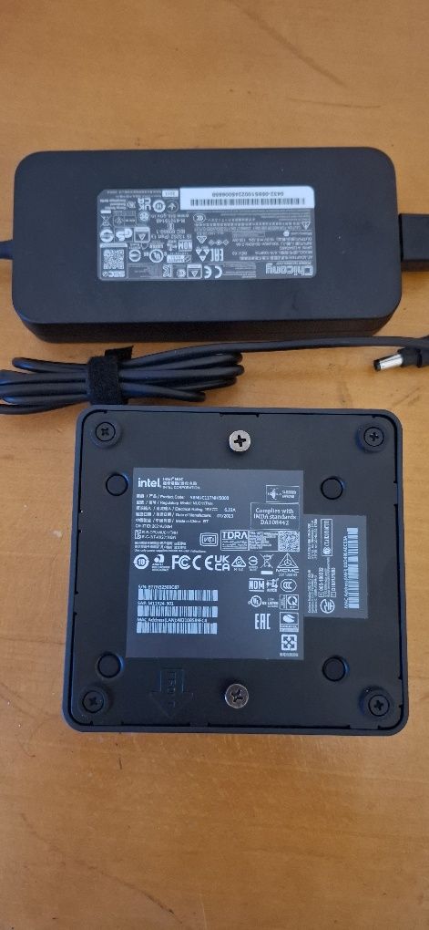 Mini PC Intel NUC11TNHi5000 – jak nowy!