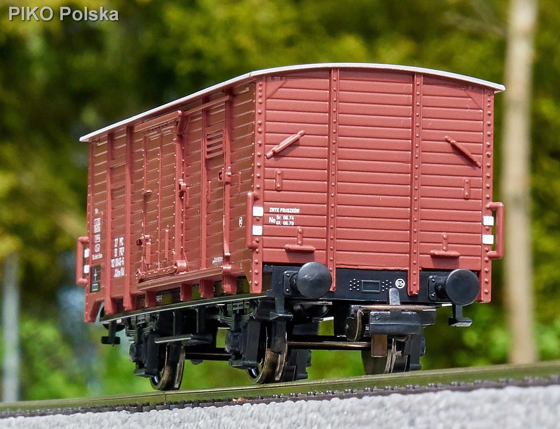 Wagon kryty H0 PKP (PIKO 58945)