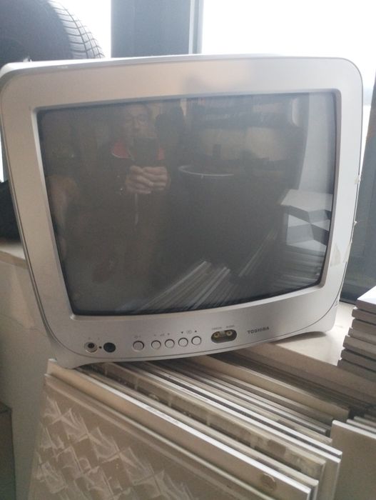 2 televisões a funcionar muito bem.