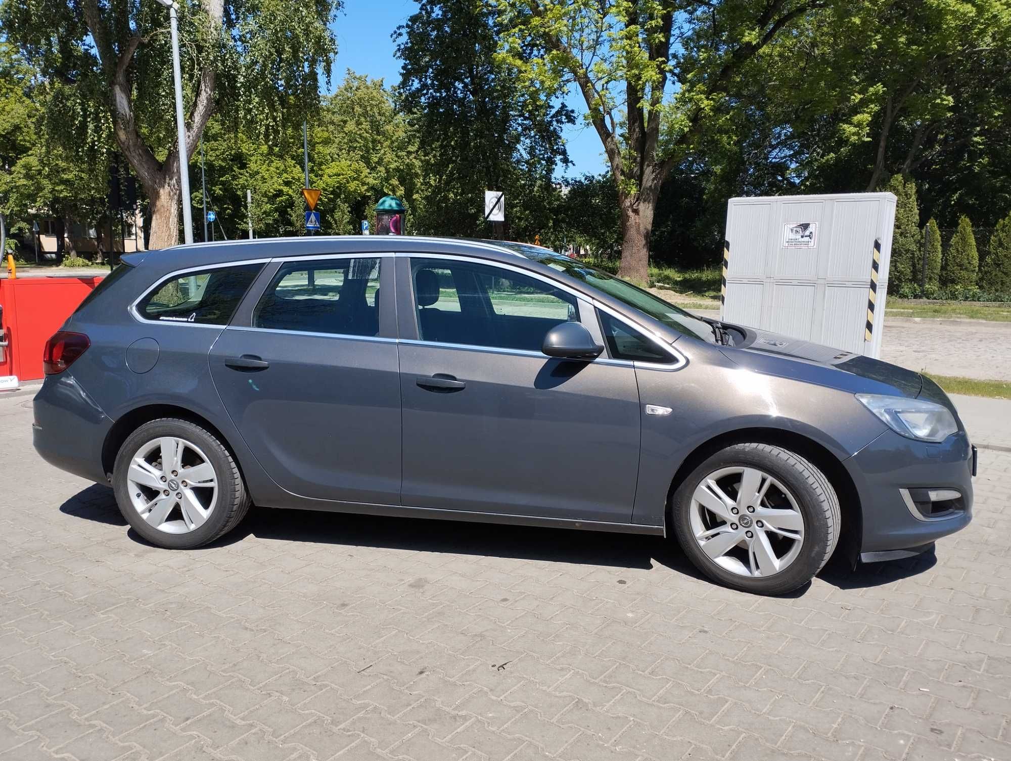 Opel Astra j 2012