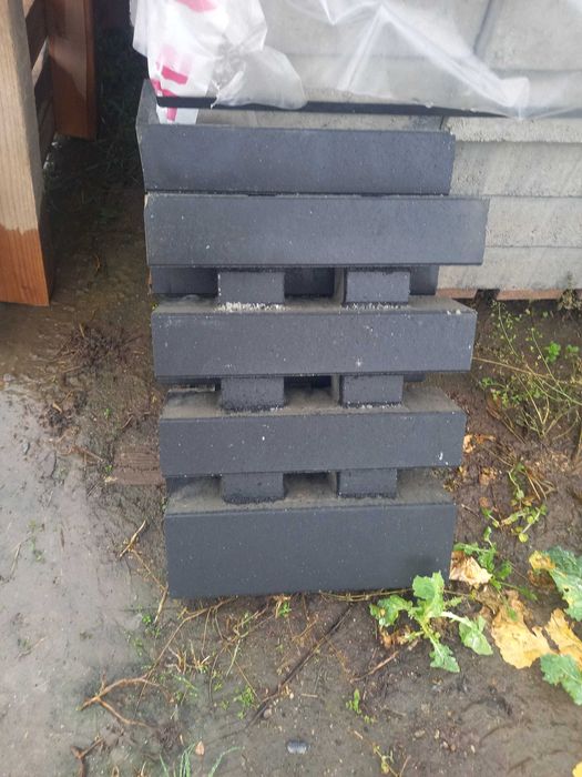 Sprzedam płyty chodnikowe.