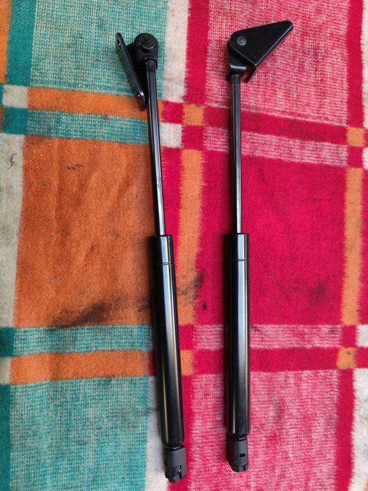 Mitsubishi 3000GT Dodge Stealth siłowniki maski