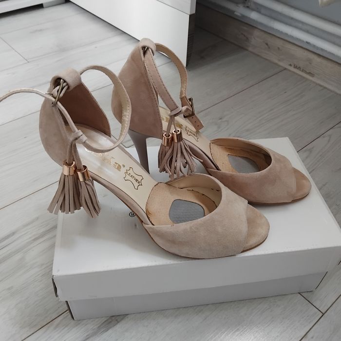 Sandałki na obcasie damskie