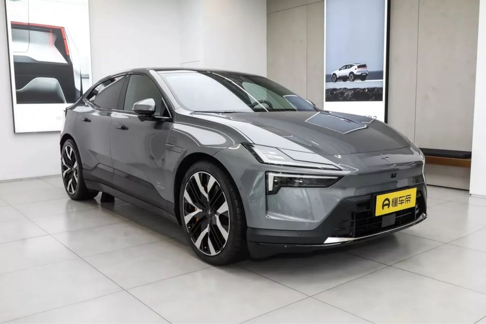POLESTAR 4  електромобіль