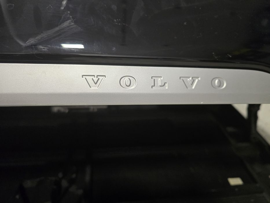 Volvo box dachowy oryginalny 430l