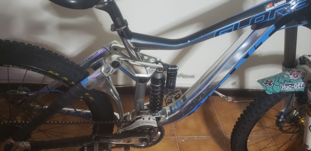 Bicicleta Giant Glory