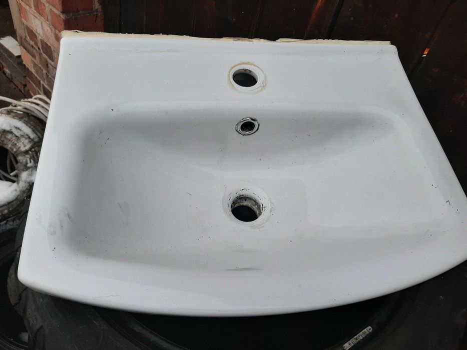 Używana Umywalka łazienkowa szafkowa 50 cm biała