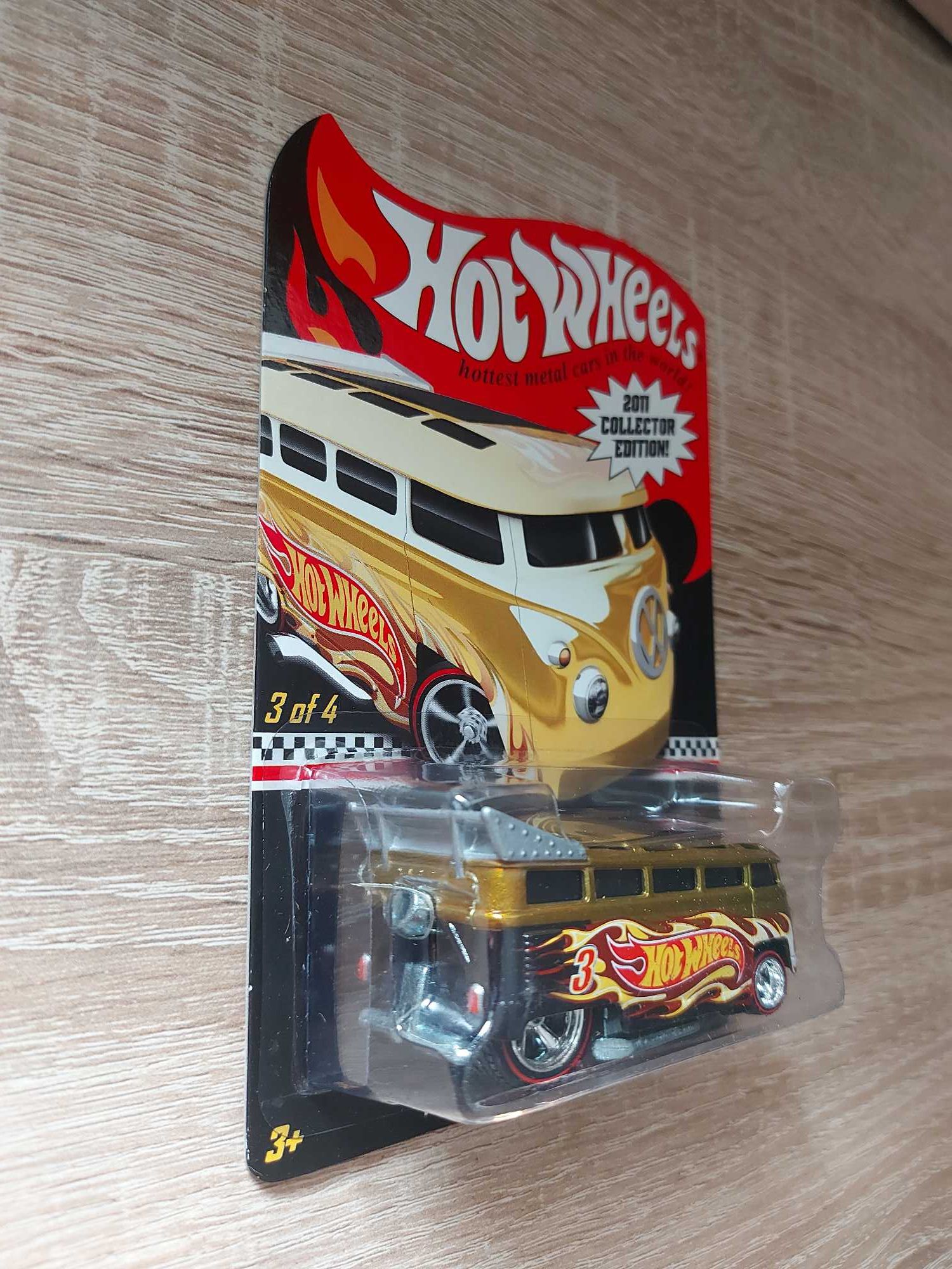 Hot Wheels Volkswagen VW Transporter T1 Drag Bus 2011