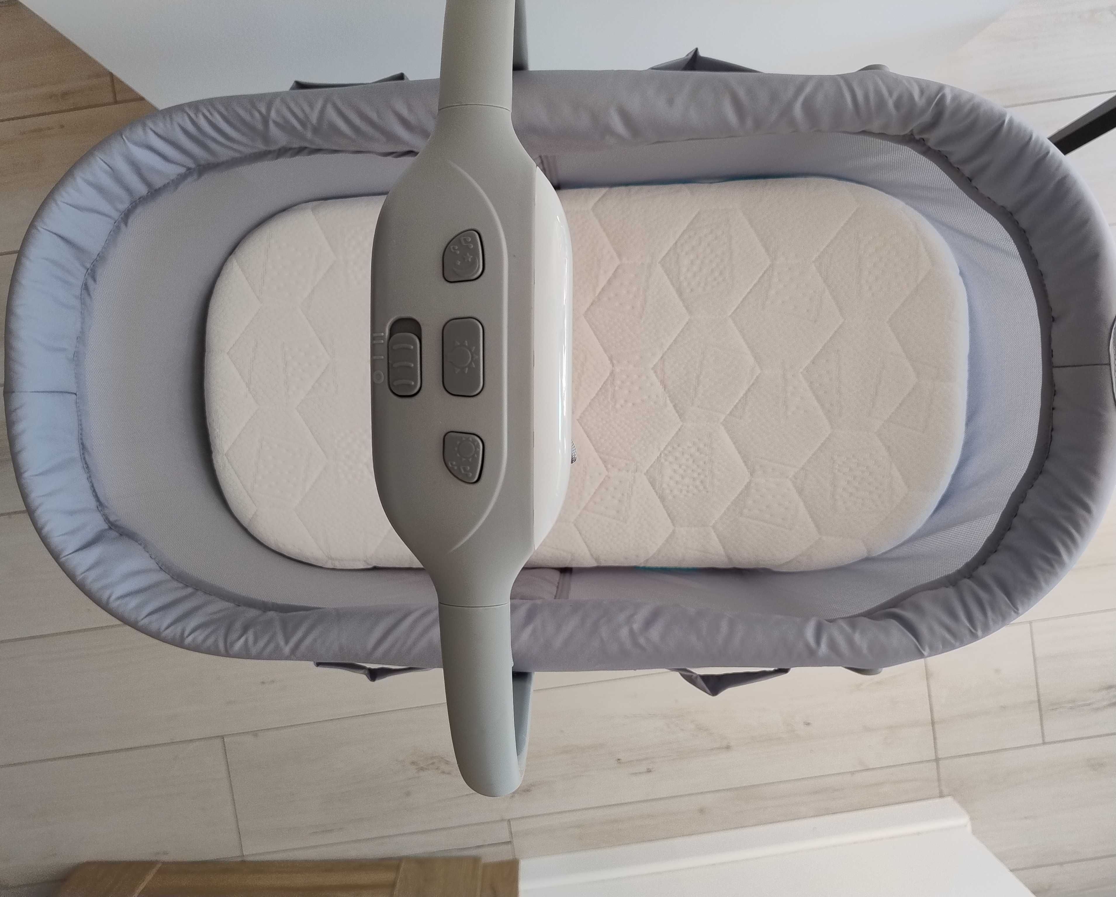 Mobilne łóżeczko dziecięce "BABY HUG PRO 5W1" firmy Chicco