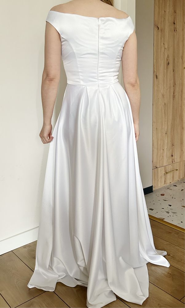 Prosta minimalistyczna suknia ślubna S XS 34/36