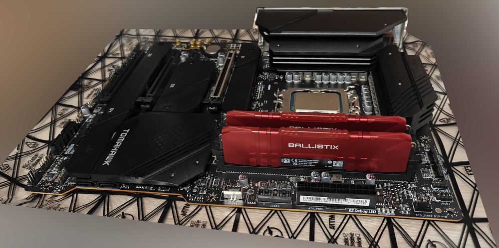 i7-12700K, Mag Z690 Tomahawk WiFi DDR4, 32GB Crucial Ballistix DDR4