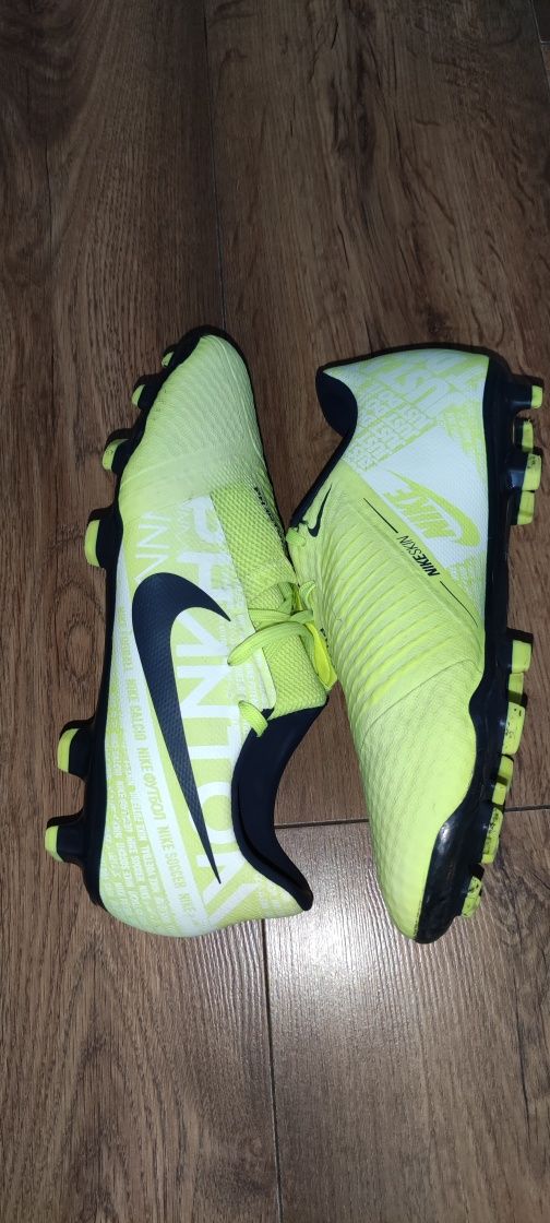 Używane korki Nike Phatom Venom Academy FG roz. 40.5