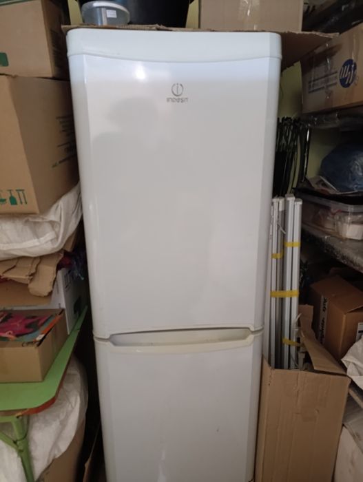 Продам холодильник INDESIT