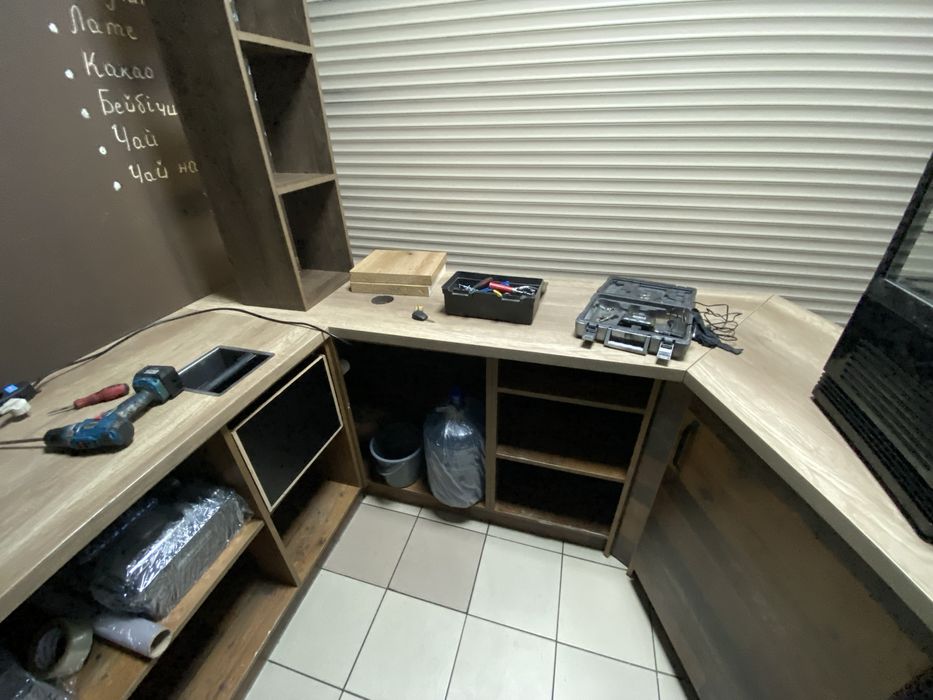 Стіл з трьох частин для кавʼярні,кафе