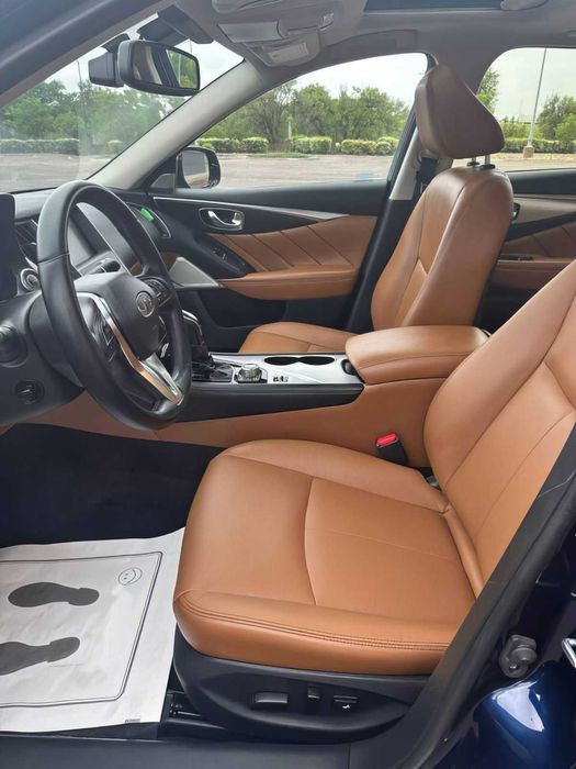 Infiniti Q50      2024