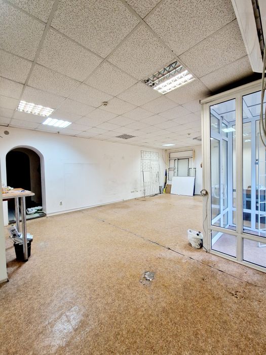 Вул. Костенко! 100кв.м в центрі міста!