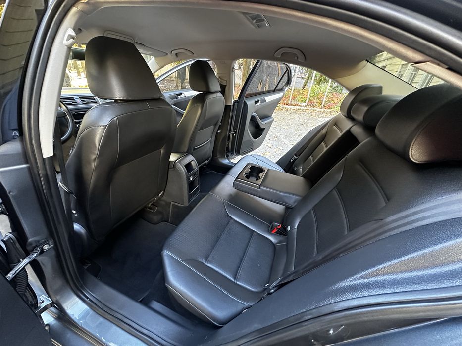 Продам Volkswagen Jetta SE