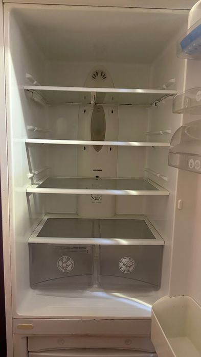 Холодильник LG,холодн