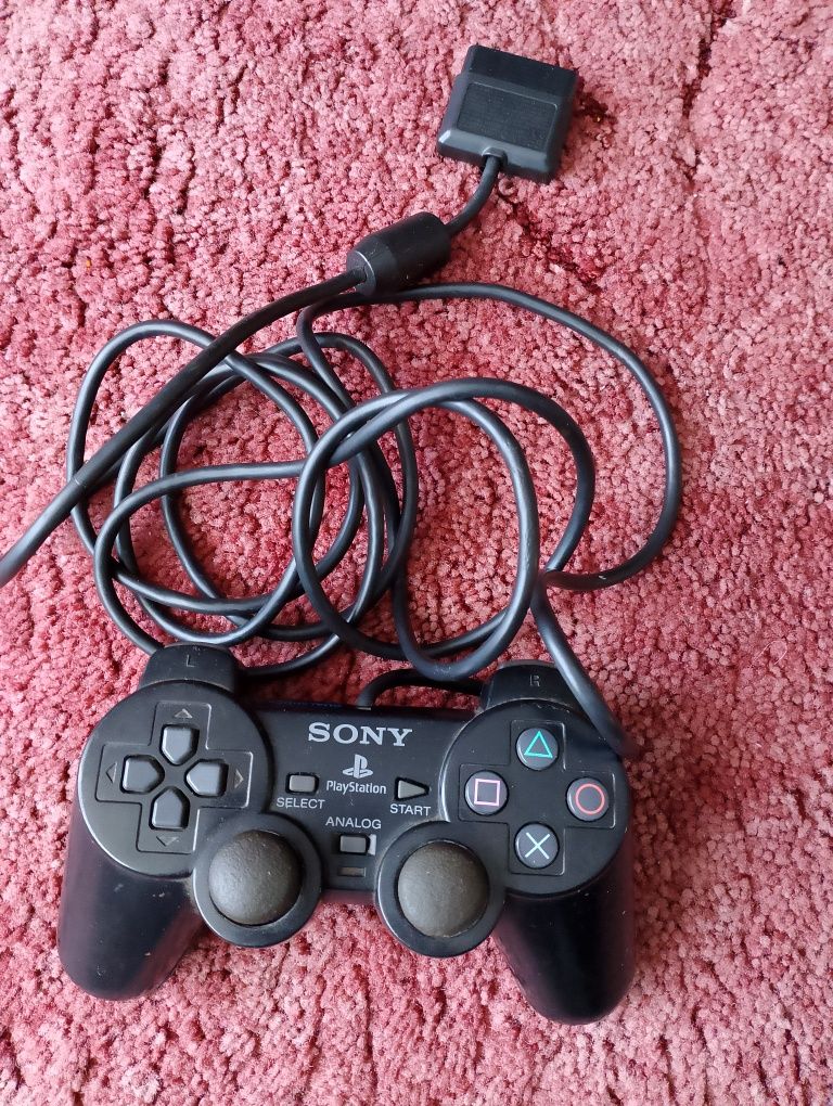PlayStation 2 z limitowaną grą na dziesięciolecie Raymana