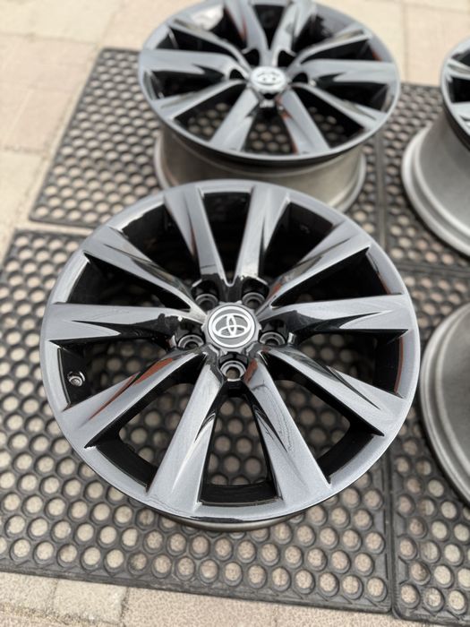 Диски оригінальні toyota Camry 70 avensis avalon rav4 lexus 5 114 r17