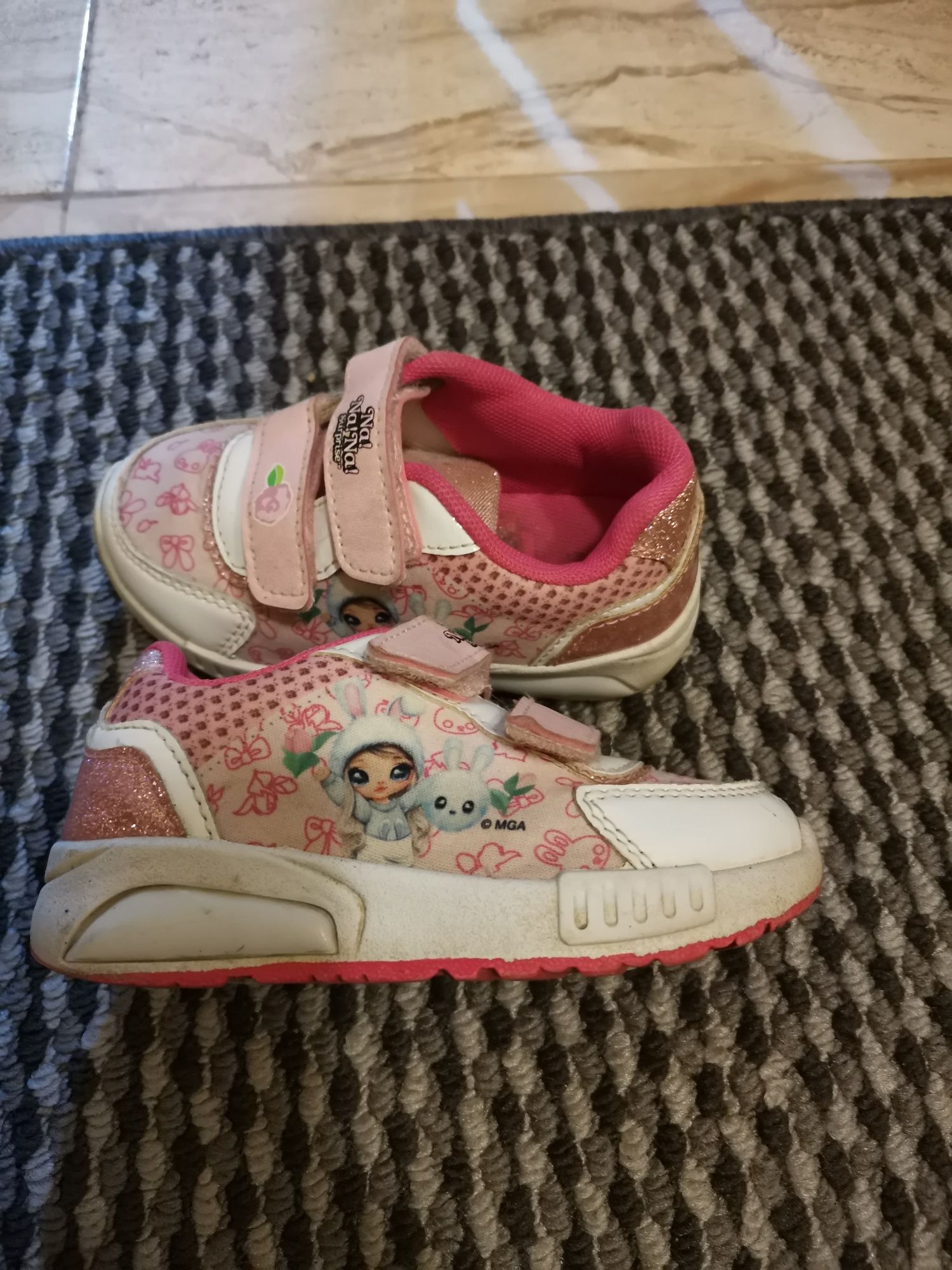 Buty sportowe dla dziewczynki 24