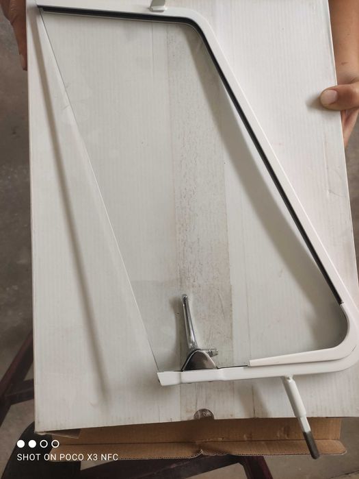 Szyba uchylna prawa/lewa biała Vw Transporter T1 Bulik 53-67