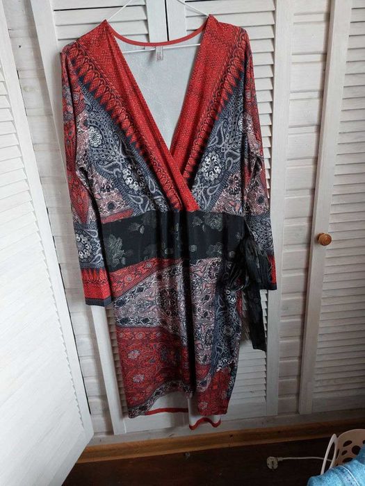 Платье корректирующего фасона бонприкс