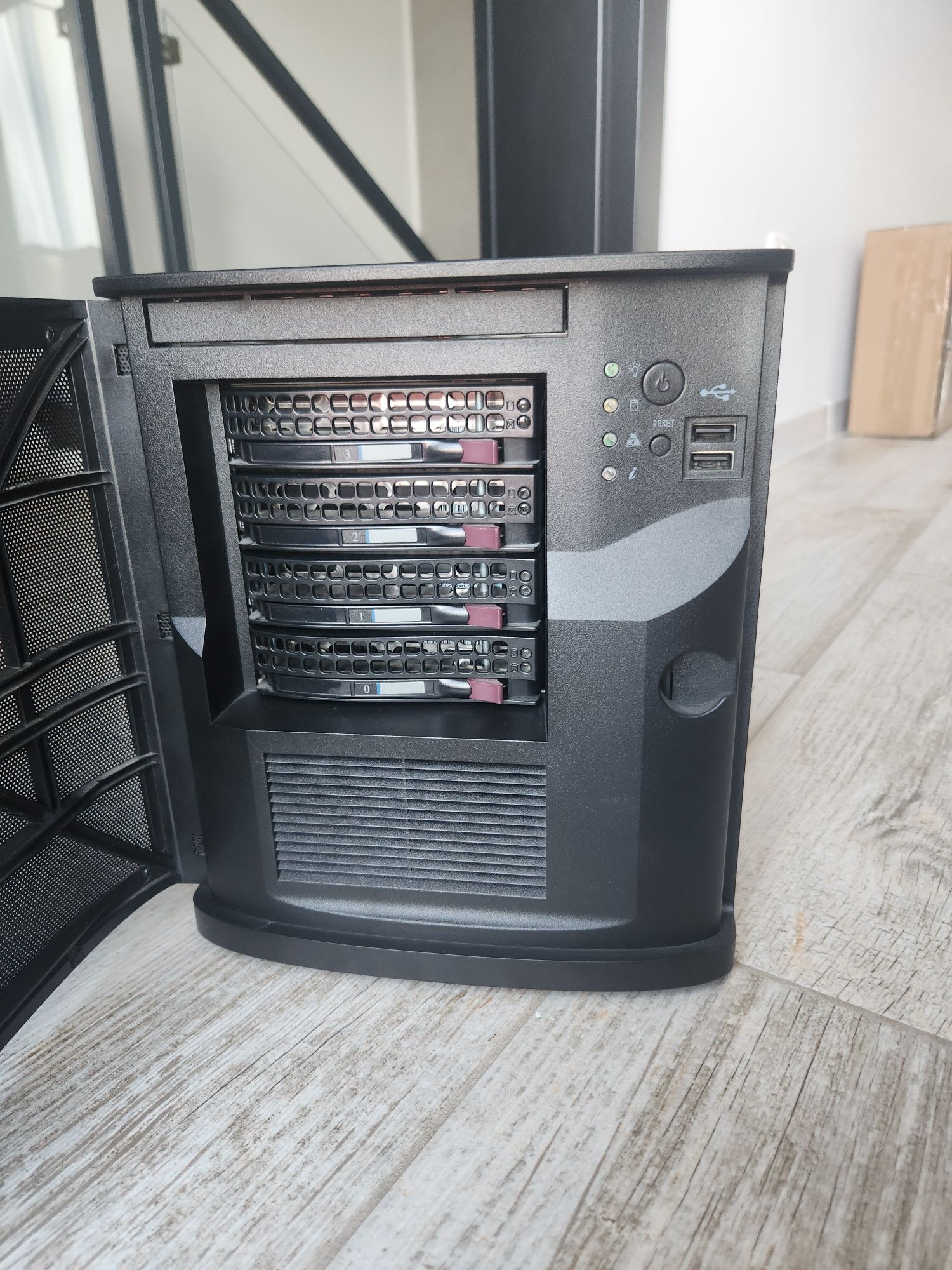Serwer Supermicro 5028D-TN4T, 128GB RAM RDIMM, 16TB HDD, sieć 10Gbit