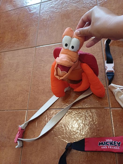 4 malas de menina tema disney da zara