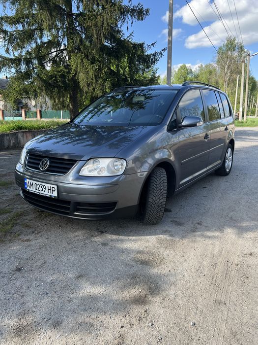 Volkswagen touran